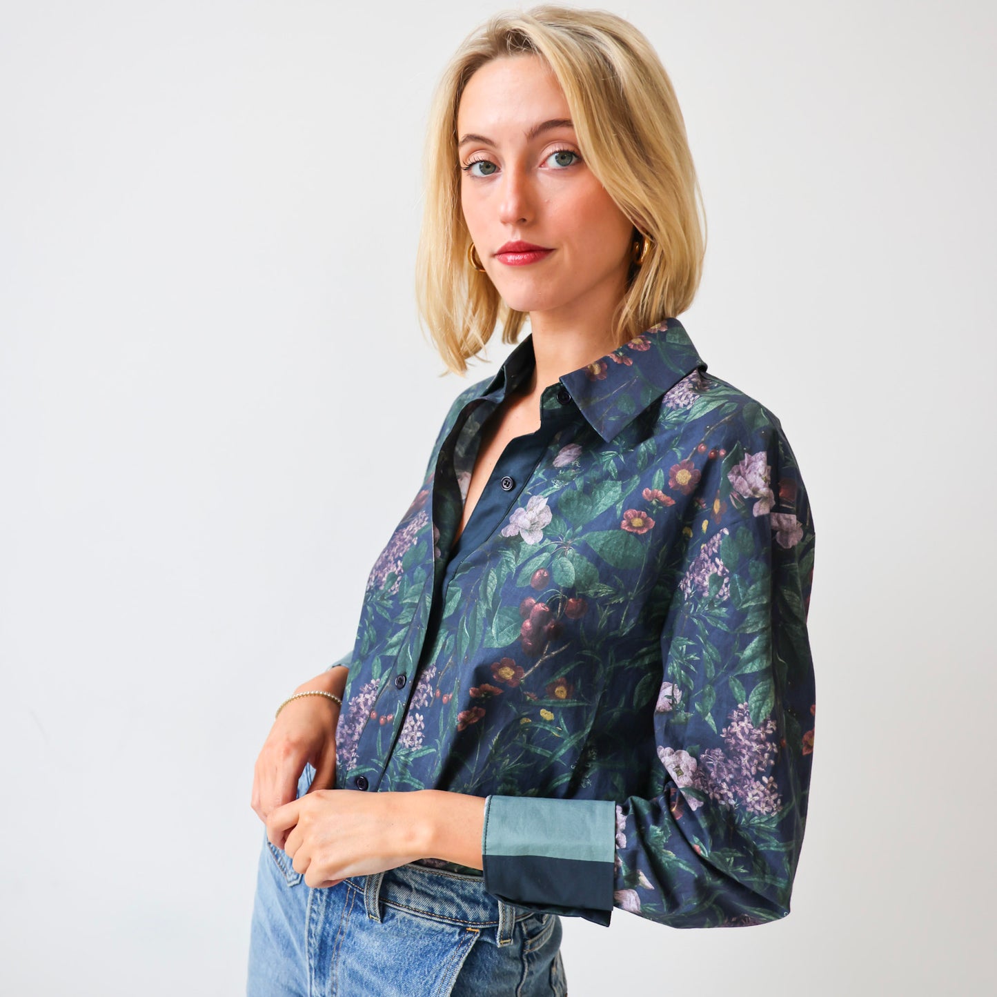 Lydia Button Down in Azul Marino